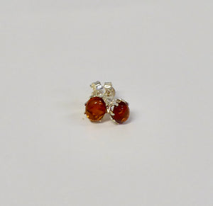AMBER & SILVER OVAL CLAW STUD EARRINGS