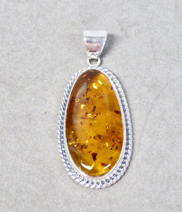 AMBER & SILVER LARGE ROPE EDGE OVAL PENDANT