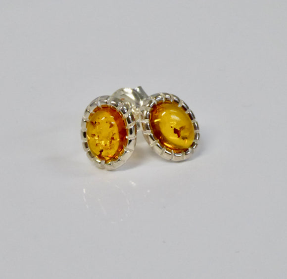 AMBER & SILVER OVAL ROPE EDGE STUD EARRINGS