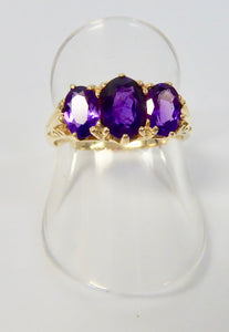 9CT GOLD VINTAGE STYLE AMETHYST RING