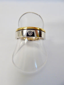 18CT GOLD DIAMOND RING